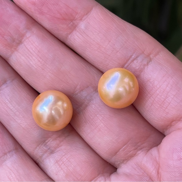 High quality large gold cream sterling silver stud earrings - Picture 8 of 8